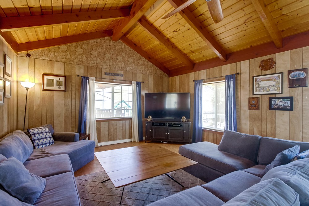 Virtual tour photo 9 of 49 for 1966 Elm Ave