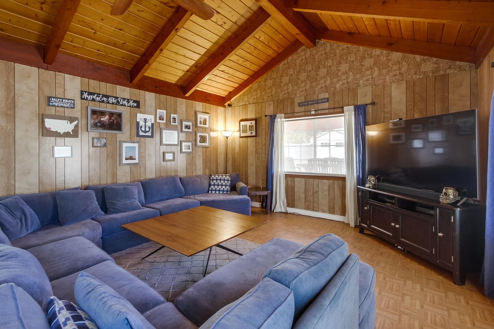 Virtual tour photo 10 of 49 for 1966 Elm Ave