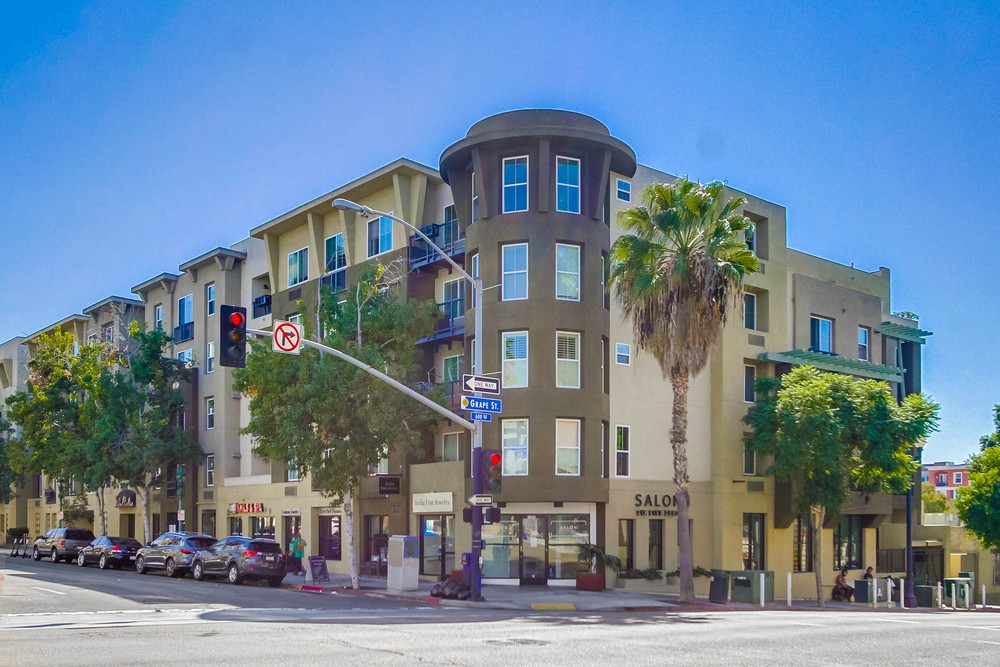 Virtual tour photo 1 of 47 for 1970 Columbia St