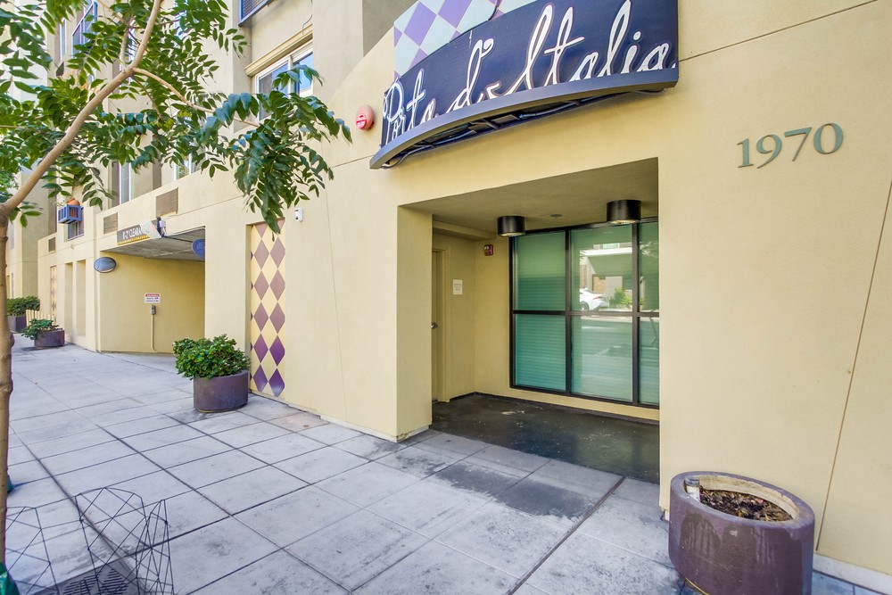Virtual tour photo 4 of 47 for 1970 Columbia St