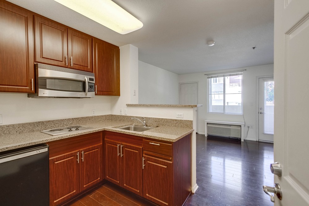 Virtual tour photo 9 of 47 for 1970 Columbia St