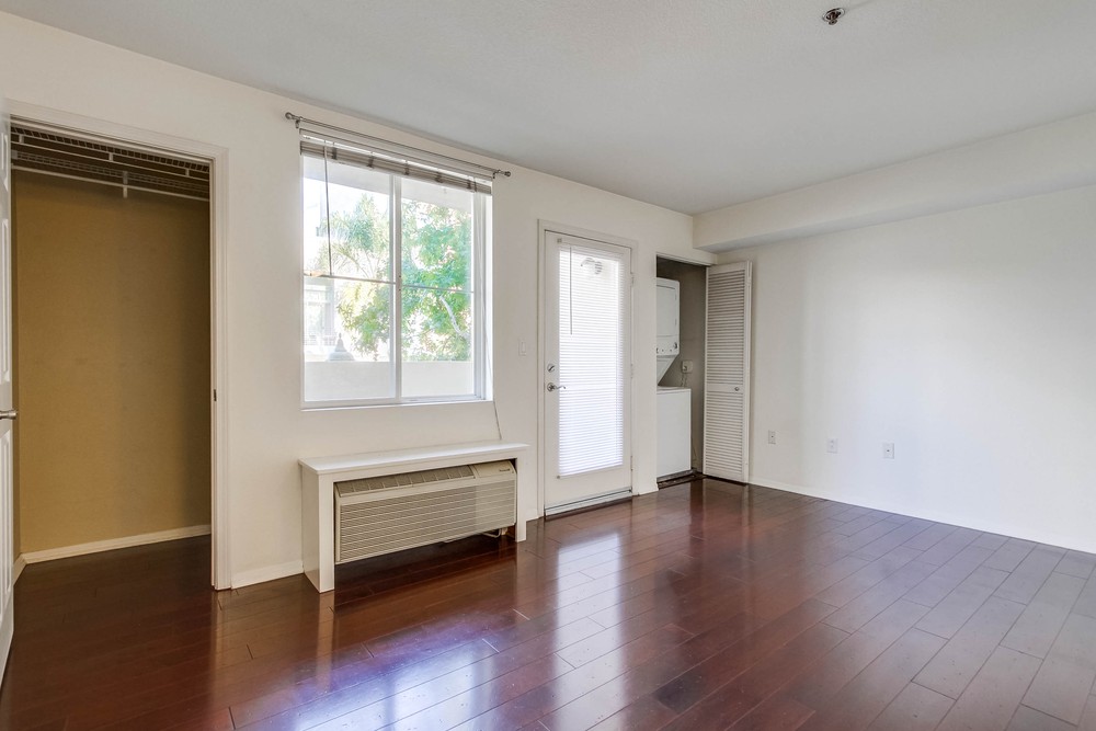 Virtual tour photo 10 of 47 for 1970 Columbia St