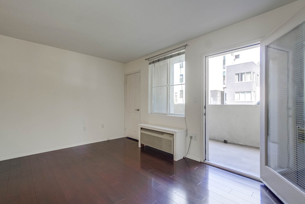 Virtual tour photo 12 of 47 for 1970 Columbia St