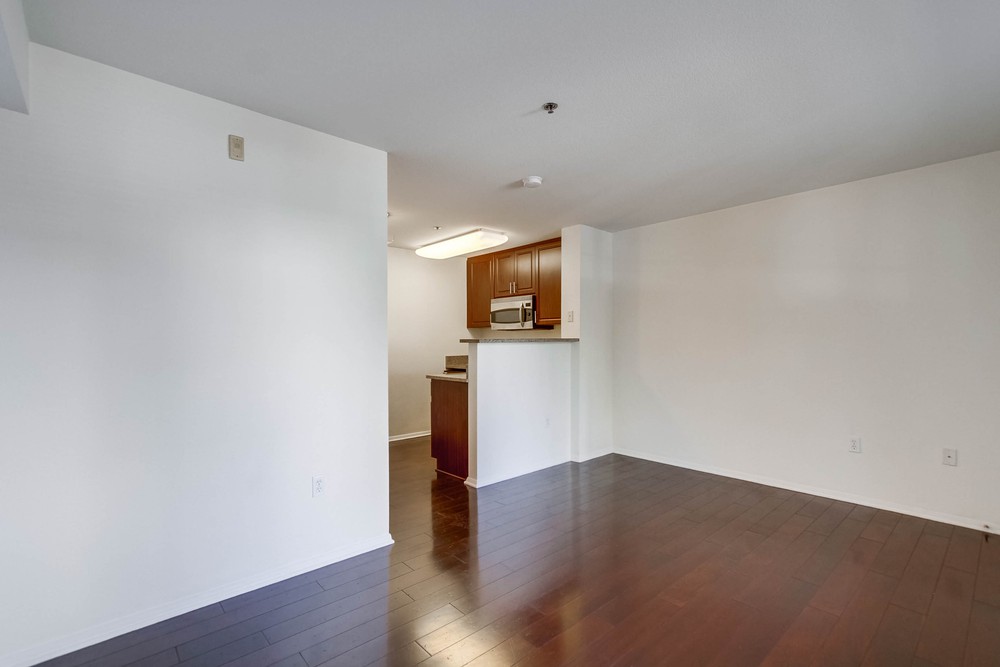 Virtual tour photo 14 of 47 for 1970 Columbia St
