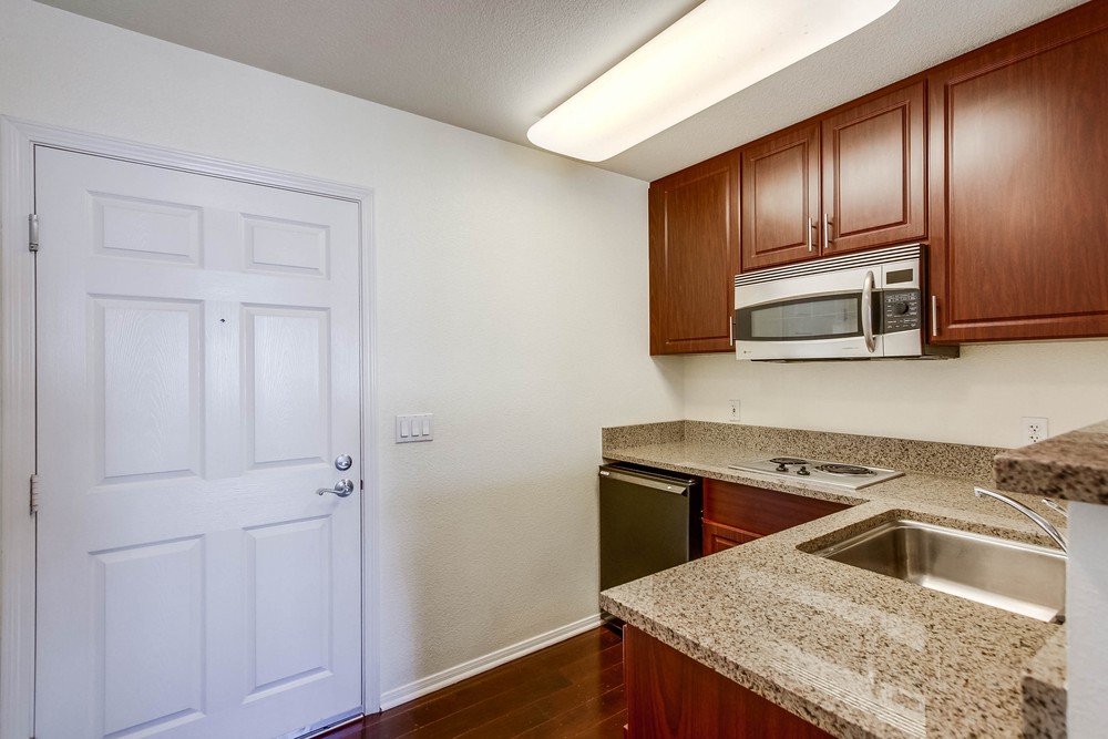 Virtual tour photo 17 of 47 for 1970 Columbia St