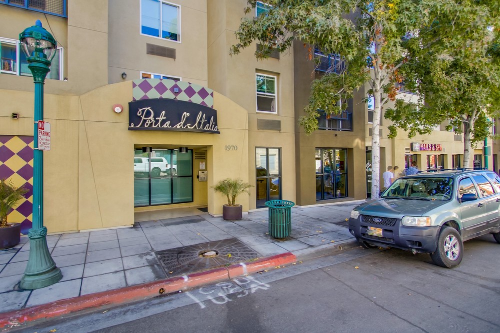 Virtual tour photo 5 of 54 for 1970 Columbia St #413