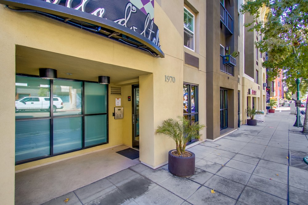 Virtual tour photo 6 of 54 for 1970 Columbia St #413