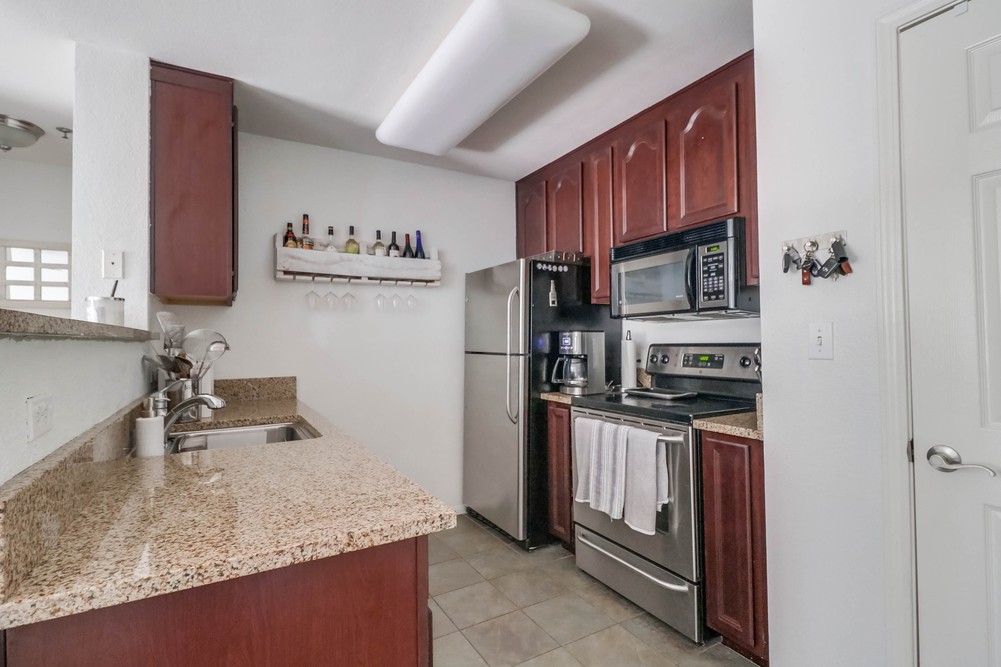 Virtual tour photo 13 of 27 for 1970 Columbia St UNIT 214