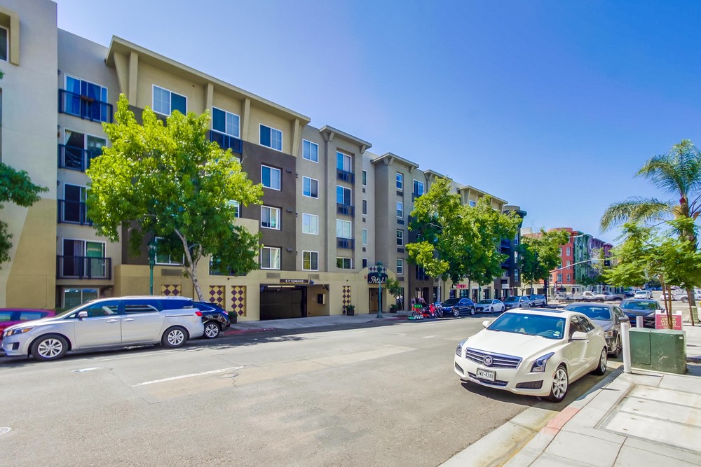 Virtual tour photo 5 of 43 for 1970 Columbia St