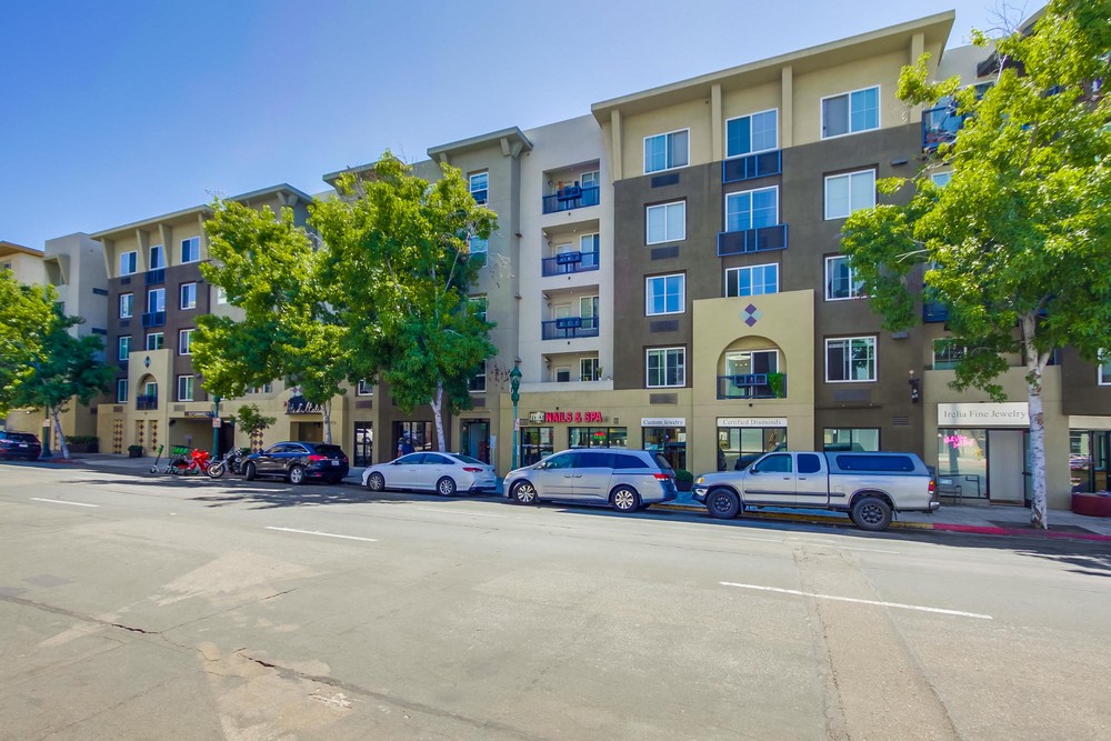 Virtual tour photo 6 of 43 for 1970 Columbia St