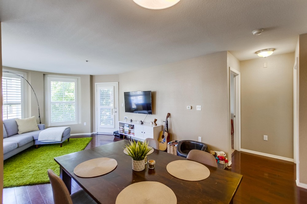 Virtual tour photo 12 of 43 for 1970 Columbia St