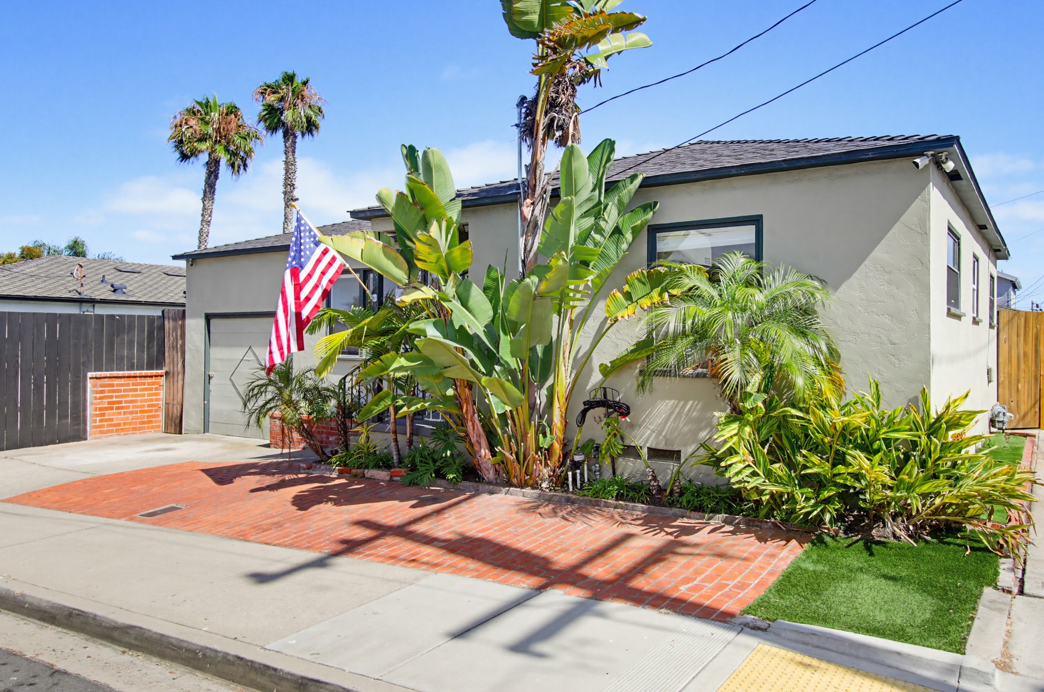 Virtual tour photo 3 of 76 for 1973 Pacific Beach Dr