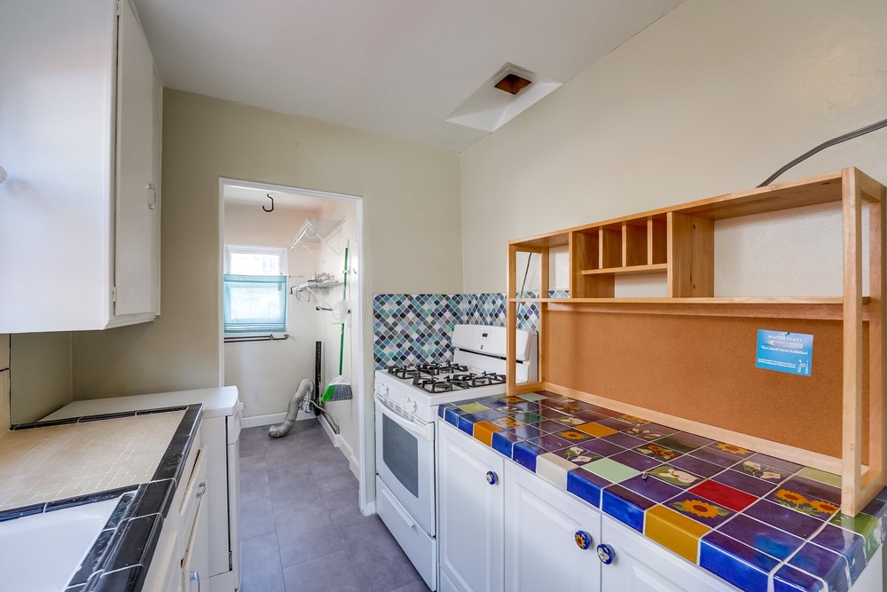 Virtual tour photo 14 of 24 for 1976 Felspar St