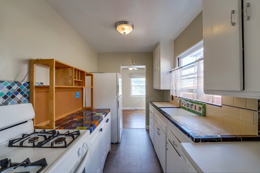Virtual tour photo 15 of 24 for 1976 Felspar St