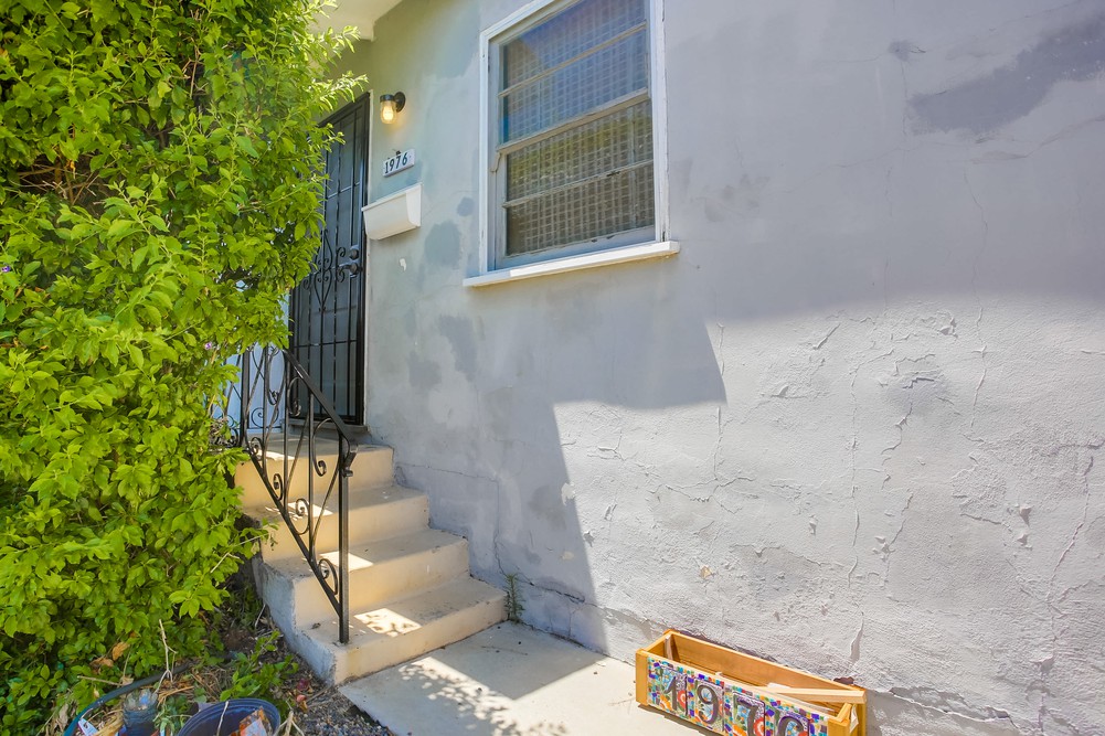Virtual tour photo 5 of 22 for 1976 Felspar St