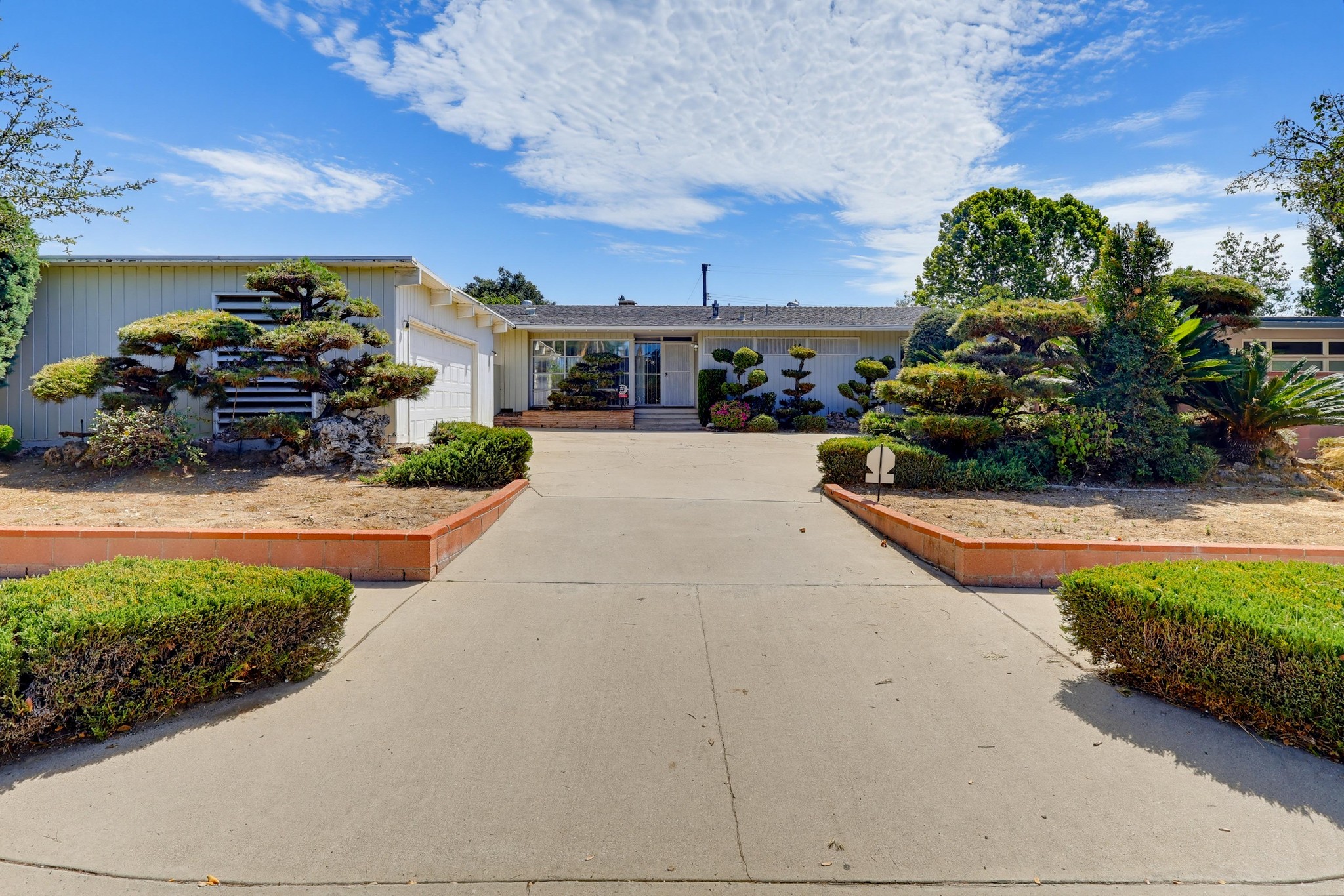 Virtual tour photo 5 of 87 for 1980 N Arroyo Blvd