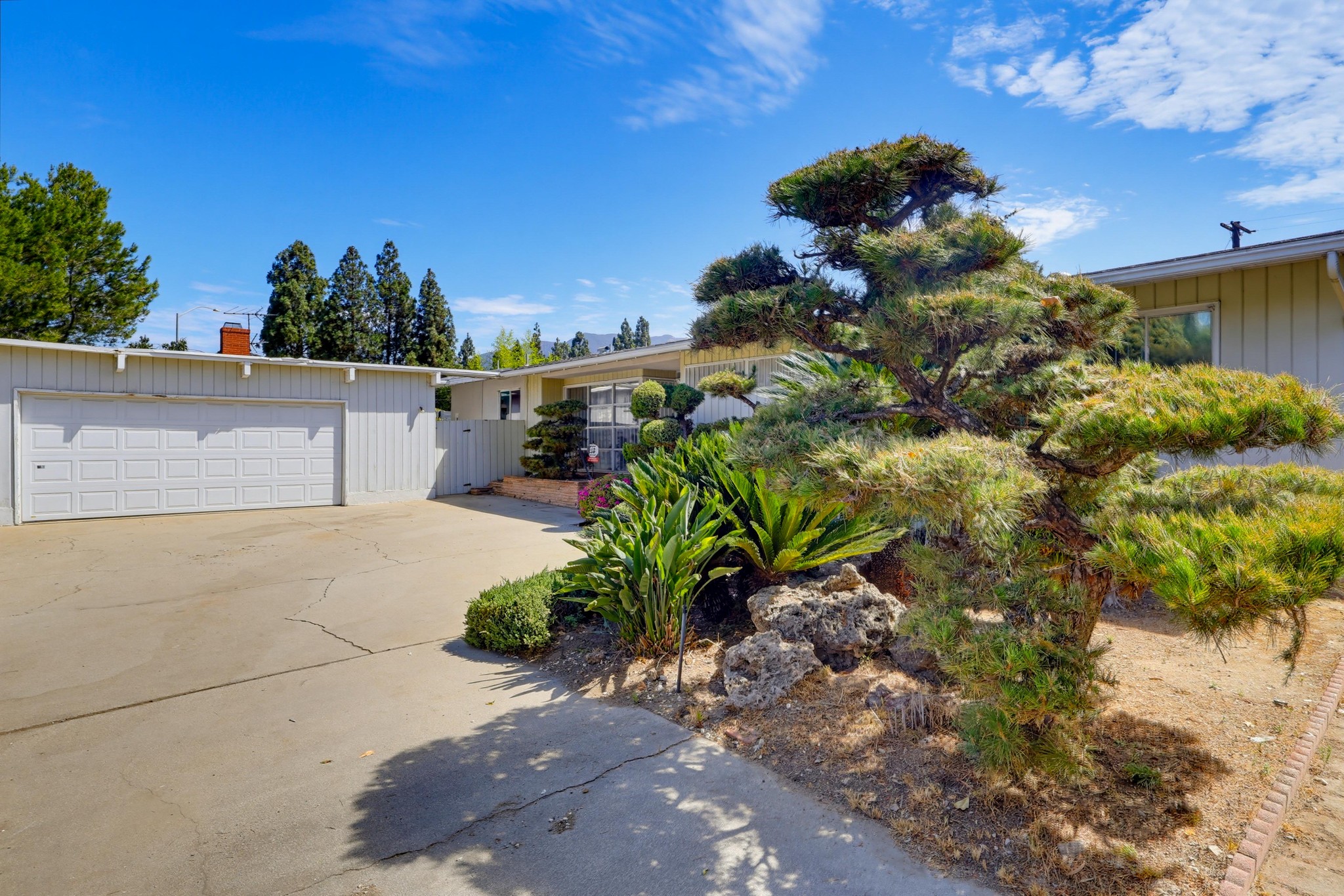 Virtual tour photo 8 of 87 for 1980 N Arroyo Blvd