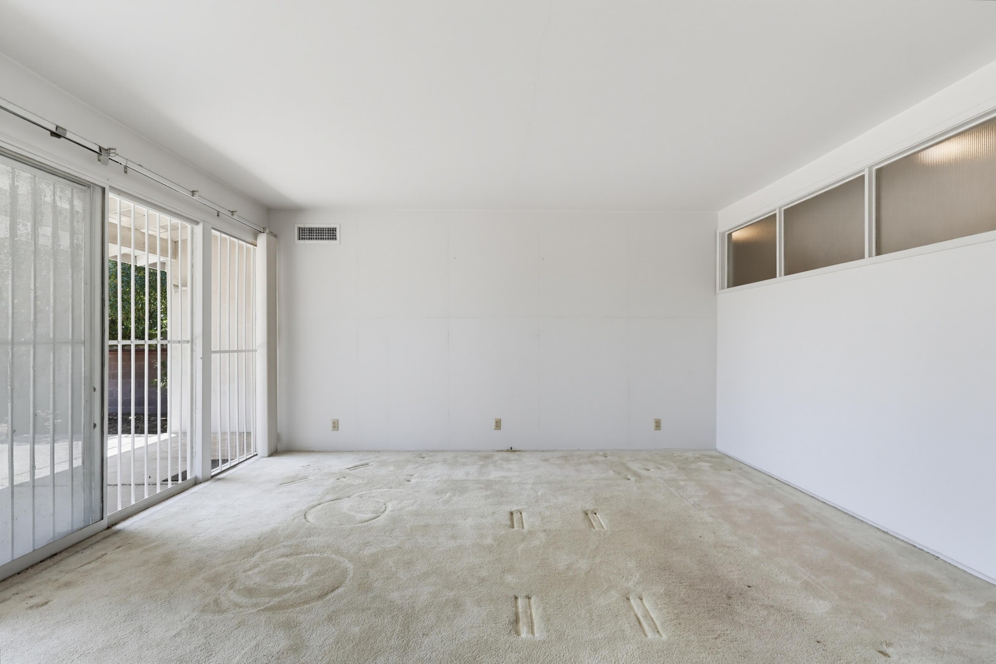 Virtual tour photo 19 of 87 for 1980 N Arroyo Blvd