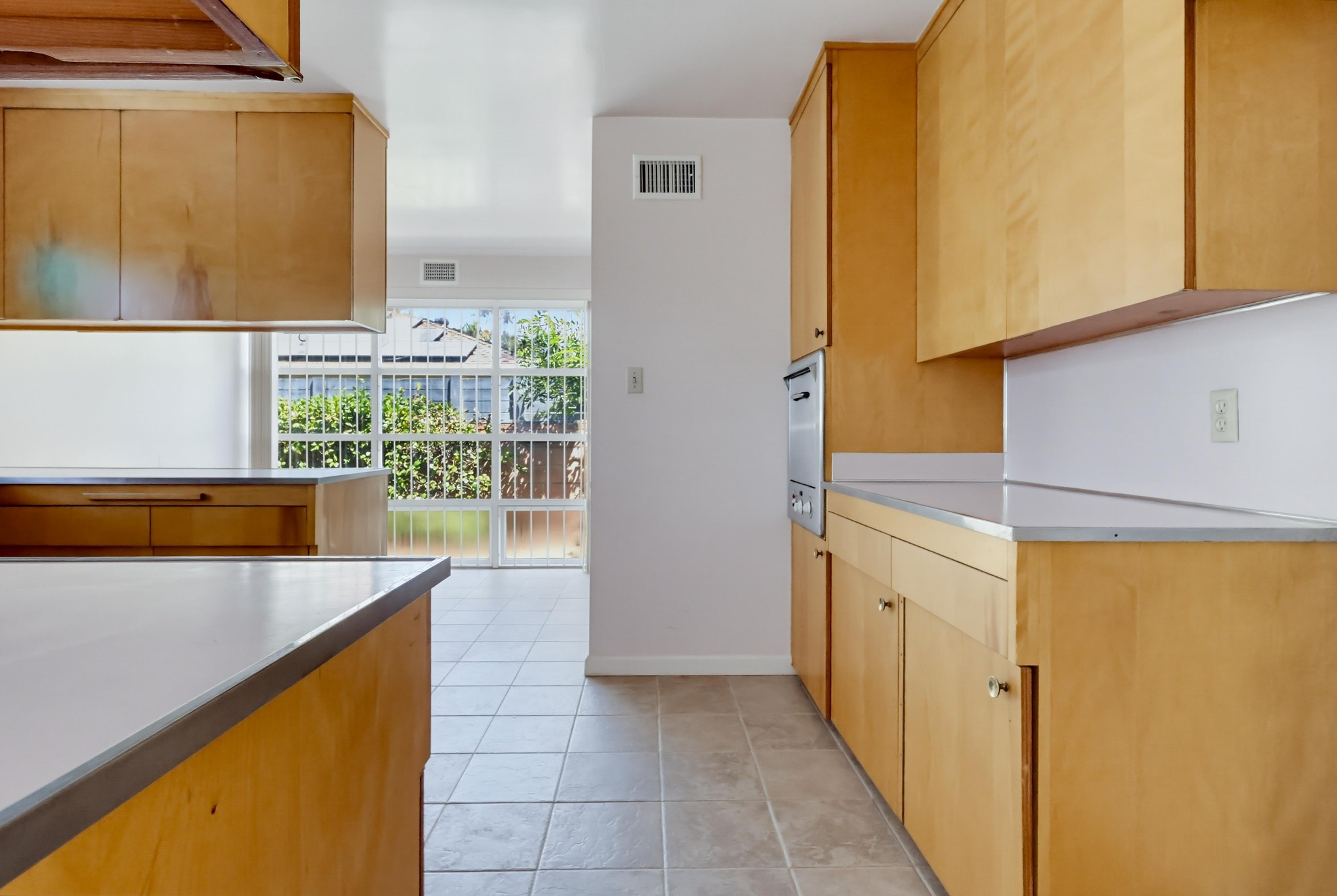 Virtual tour photo 32 of 87 for 1980 N Arroyo Blvd