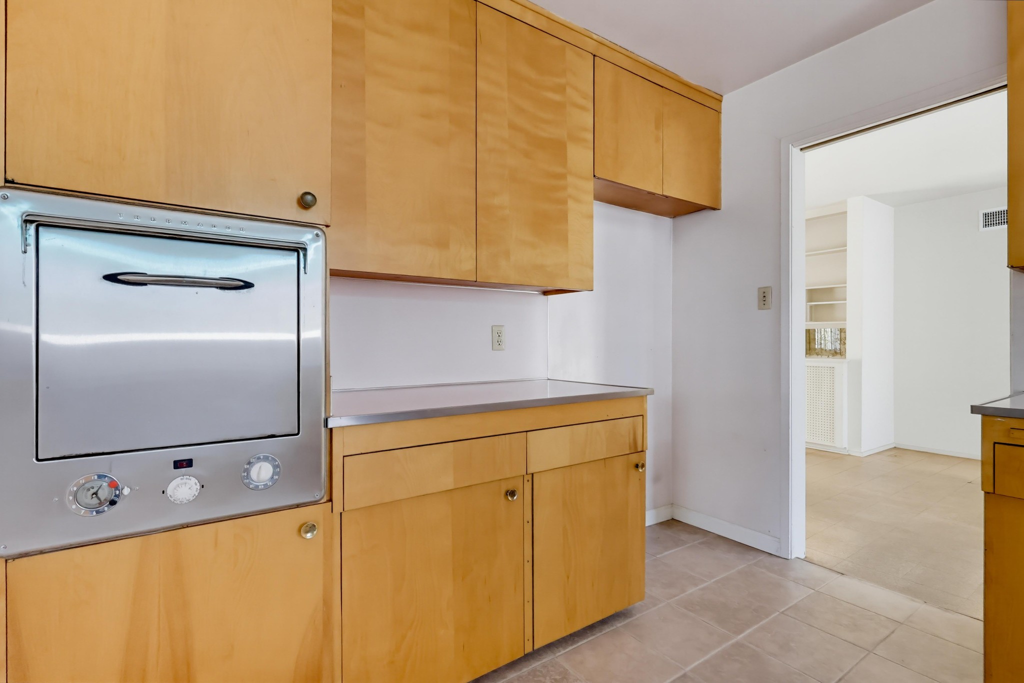 Virtual tour photo 38 of 87 for 1980 N Arroyo Blvd