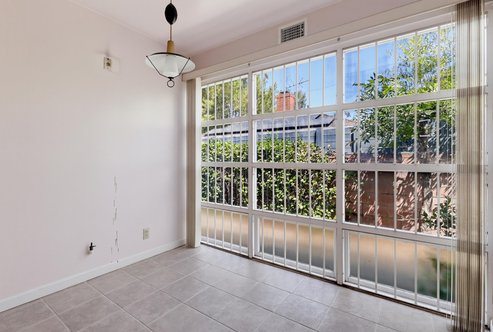 Virtual tour photo 39 of 87 for 1980 N Arroyo Blvd