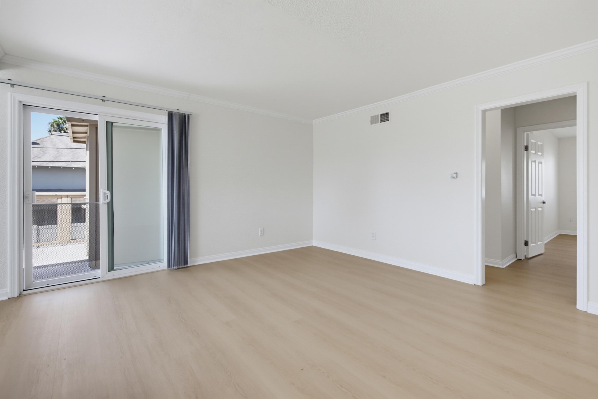 Virtual tour photo 7 of 44 for 1982 Fortuna Ave