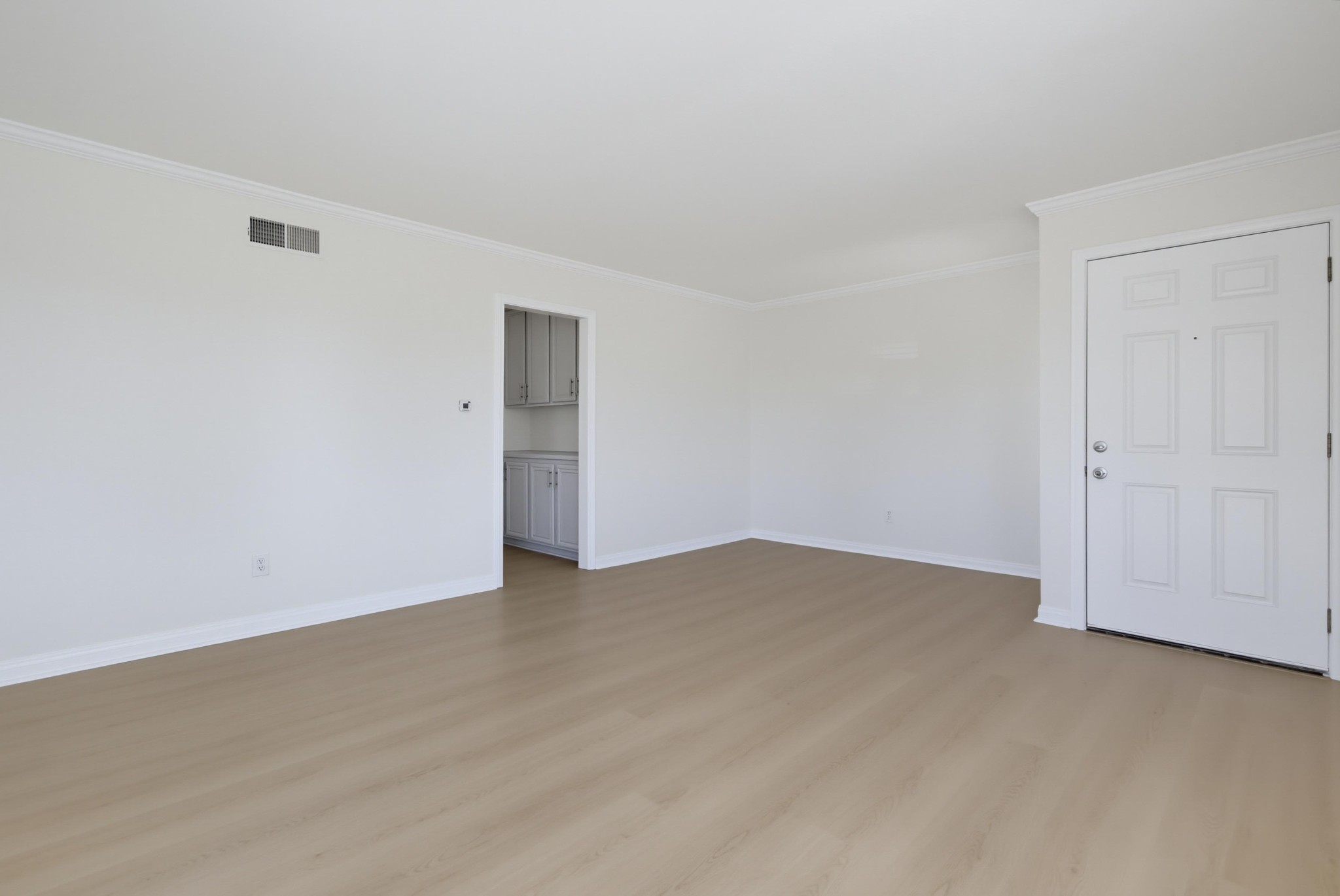 Virtual tour photo 8 of 44 for 1982 Fortuna Ave