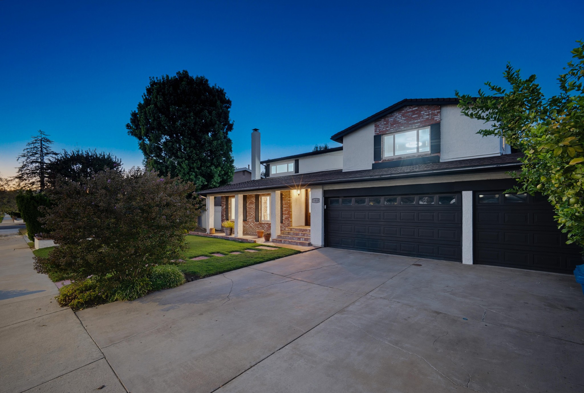 Virtual tour photo 4 of 87 for 19859 Vintage St