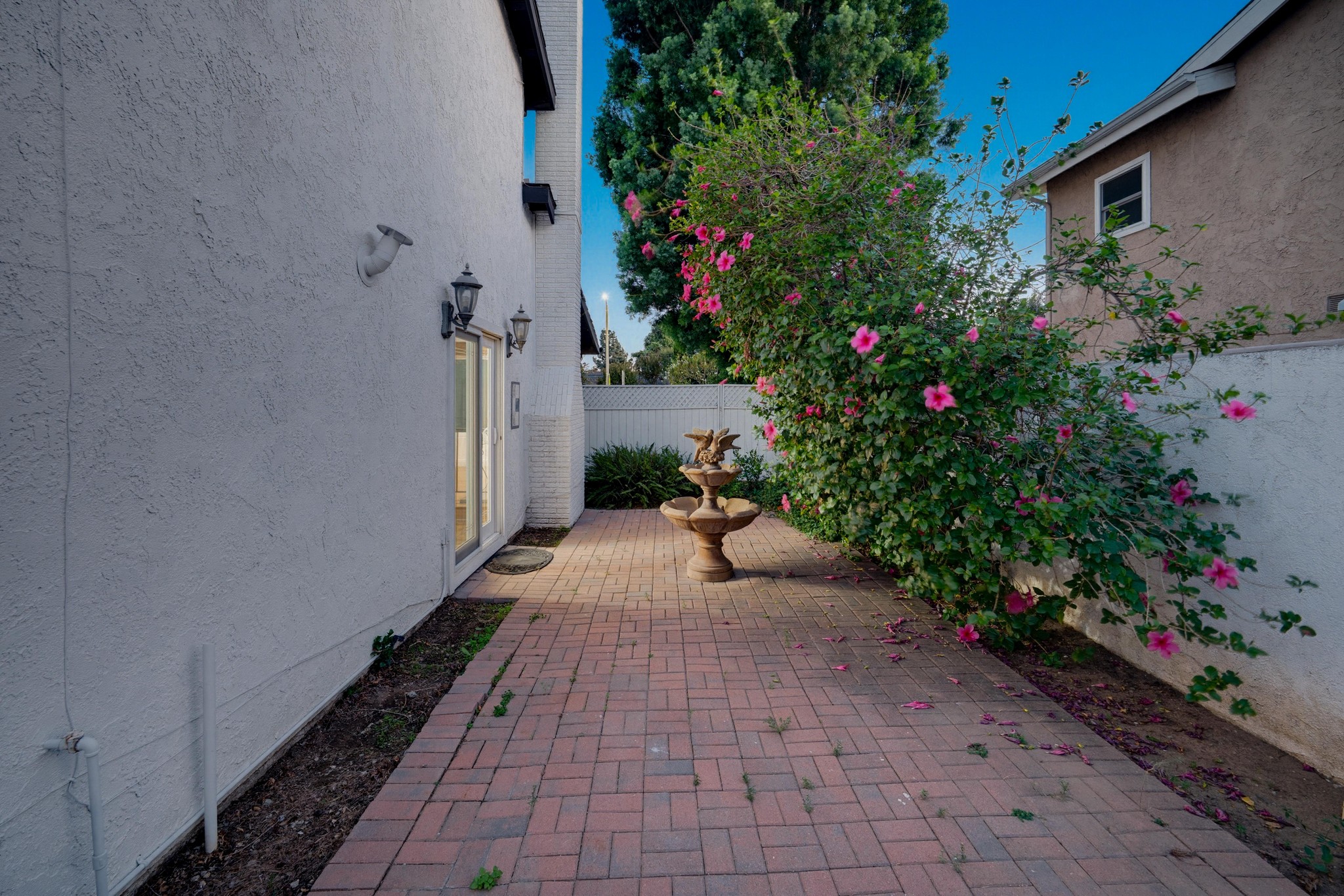 Virtual tour photo 16 of 87 for 19859 Vintage St