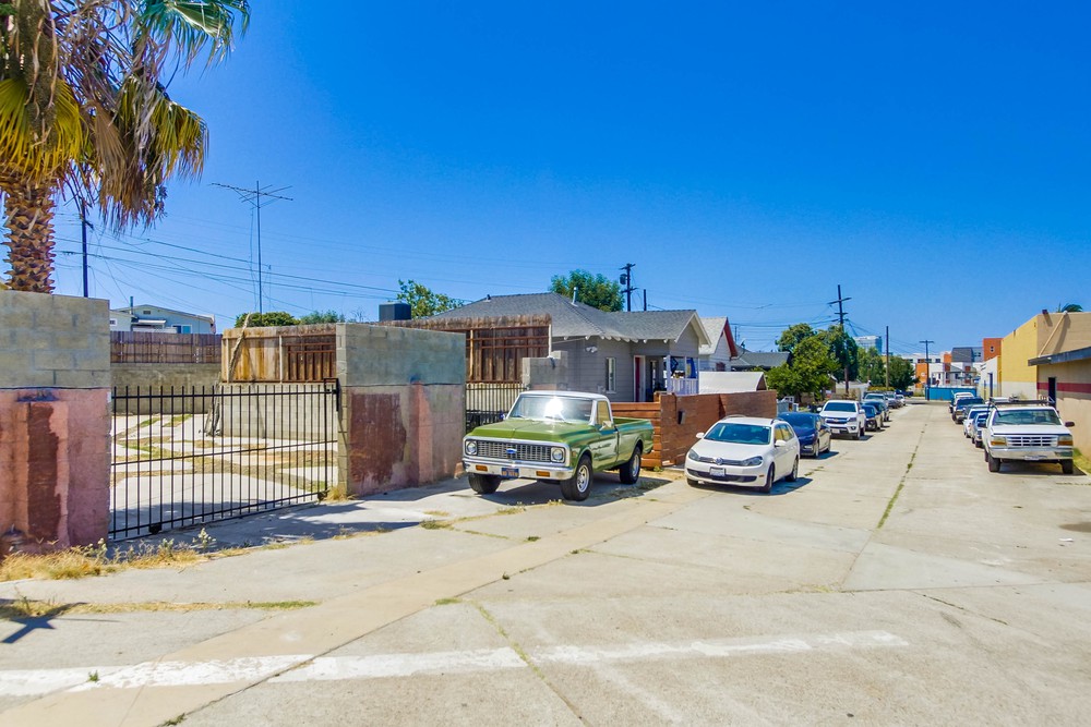 Virtual tour photo 17 of 16 for 1989 Pueblo St