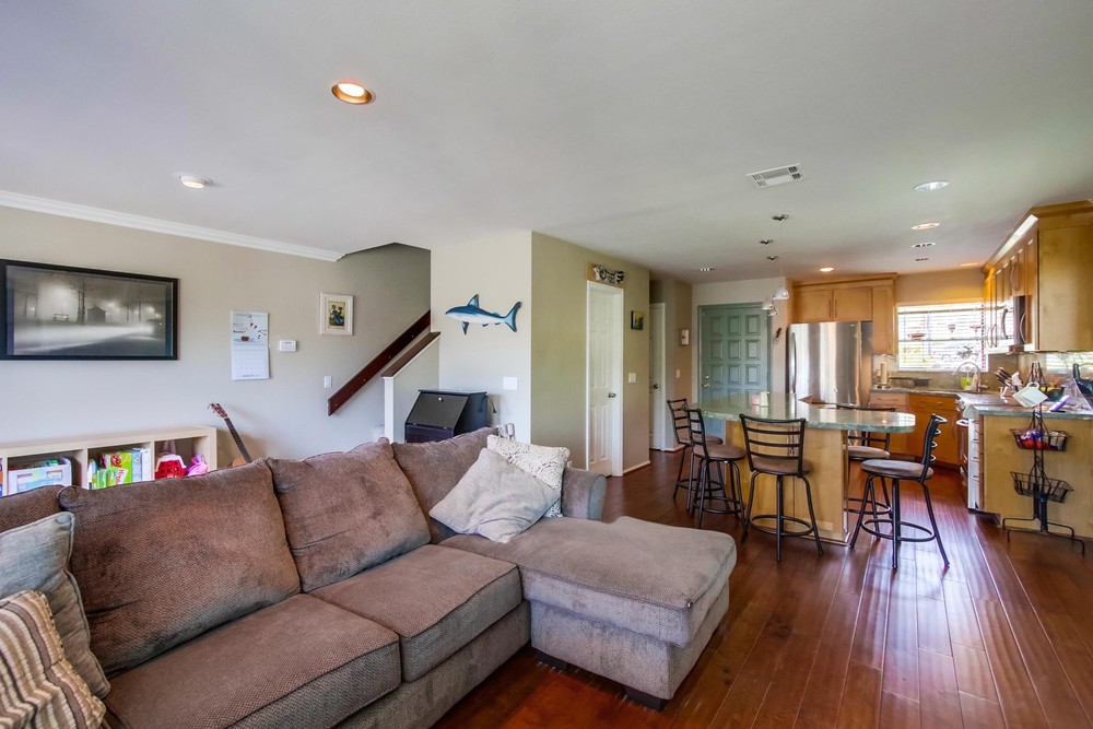 Virtual tour photo 8 of 35 for 1996 Diamond St
