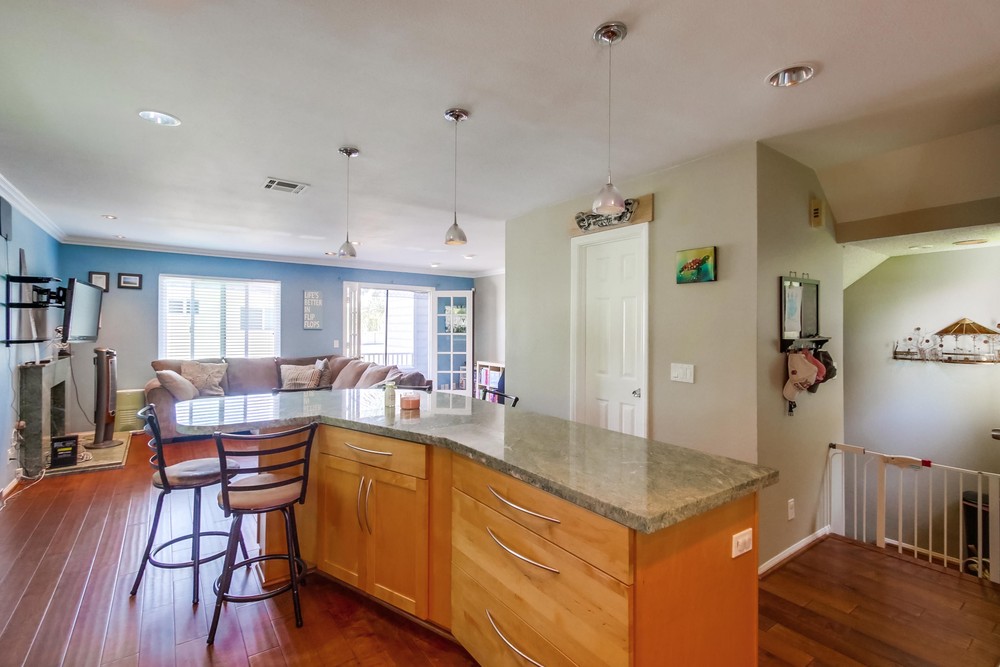 Virtual tour photo 13 of 35 for 1996 Diamond St