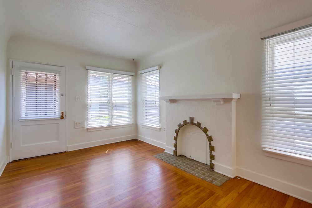 Virtual tour photo 8 of 41 for 2 Sixth Ave #3523