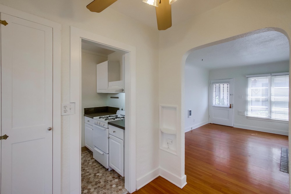 Virtual tour photo 12 of 41 for 2 Sixth Ave #3523