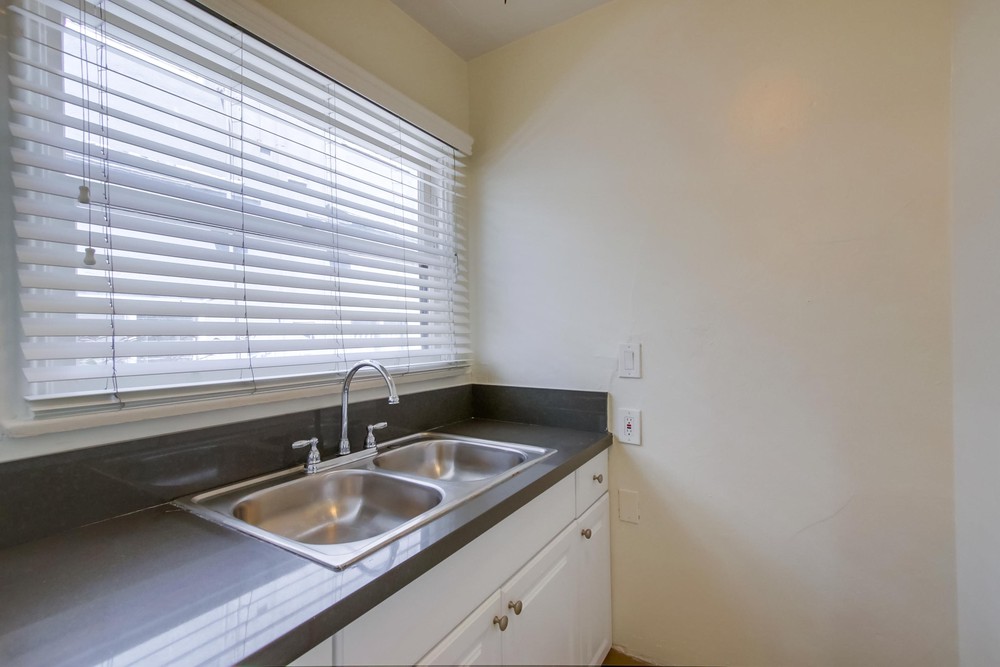 Virtual tour photo 16 of 41 for 2 Sixth Ave #3523