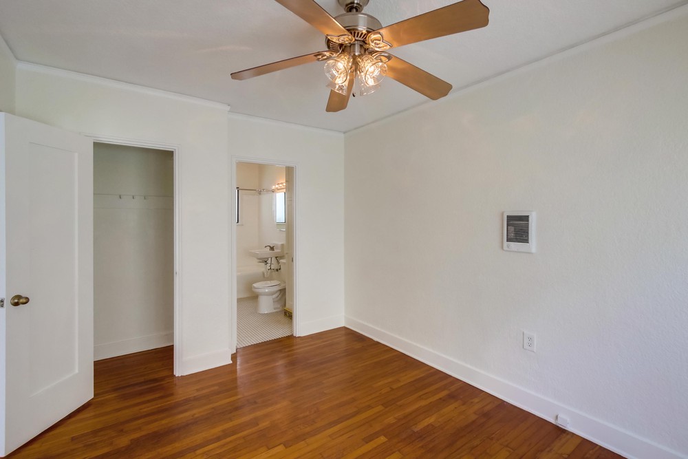 Virtual tour photo 18 of 41 for 2 Sixth Ave #3523