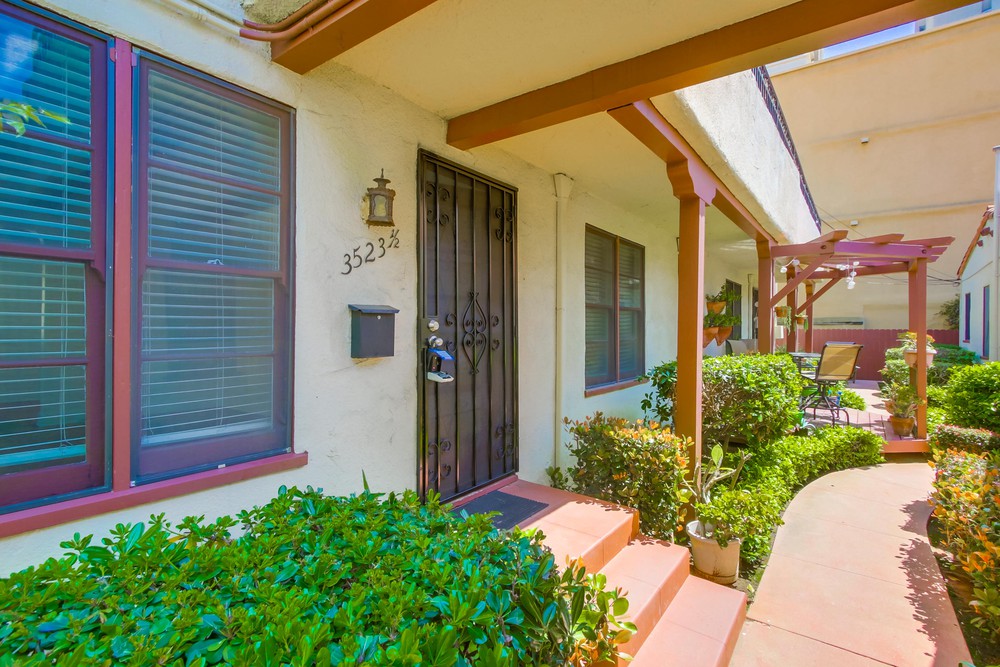 Virtual tour photo 25 of 41 for 2 Sixth Ave #3523