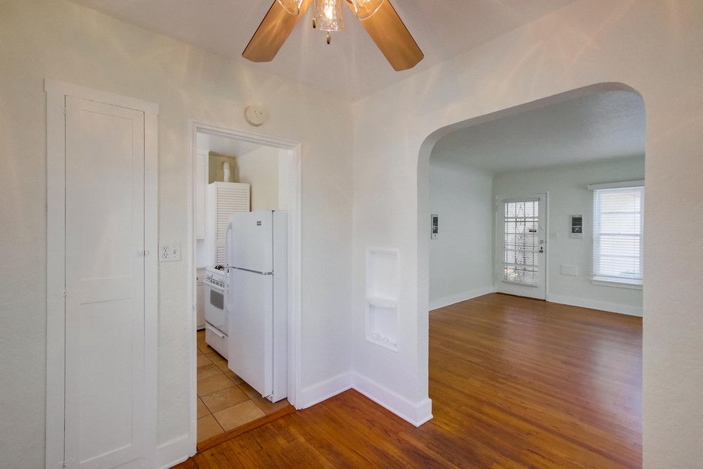 Virtual tour photo 32 of 41 for 2 Sixth Ave #3523