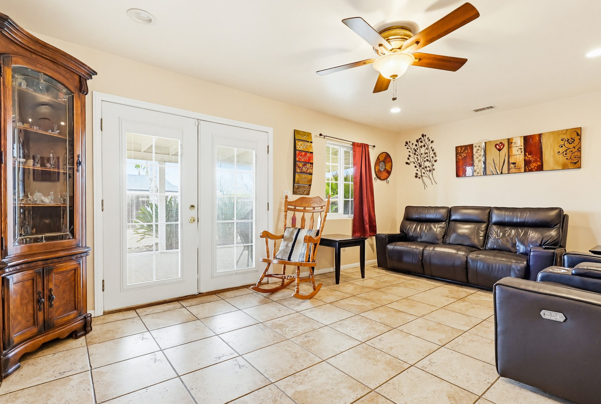 Virtual tour photo 8 of 53 for 200 Gull Pl