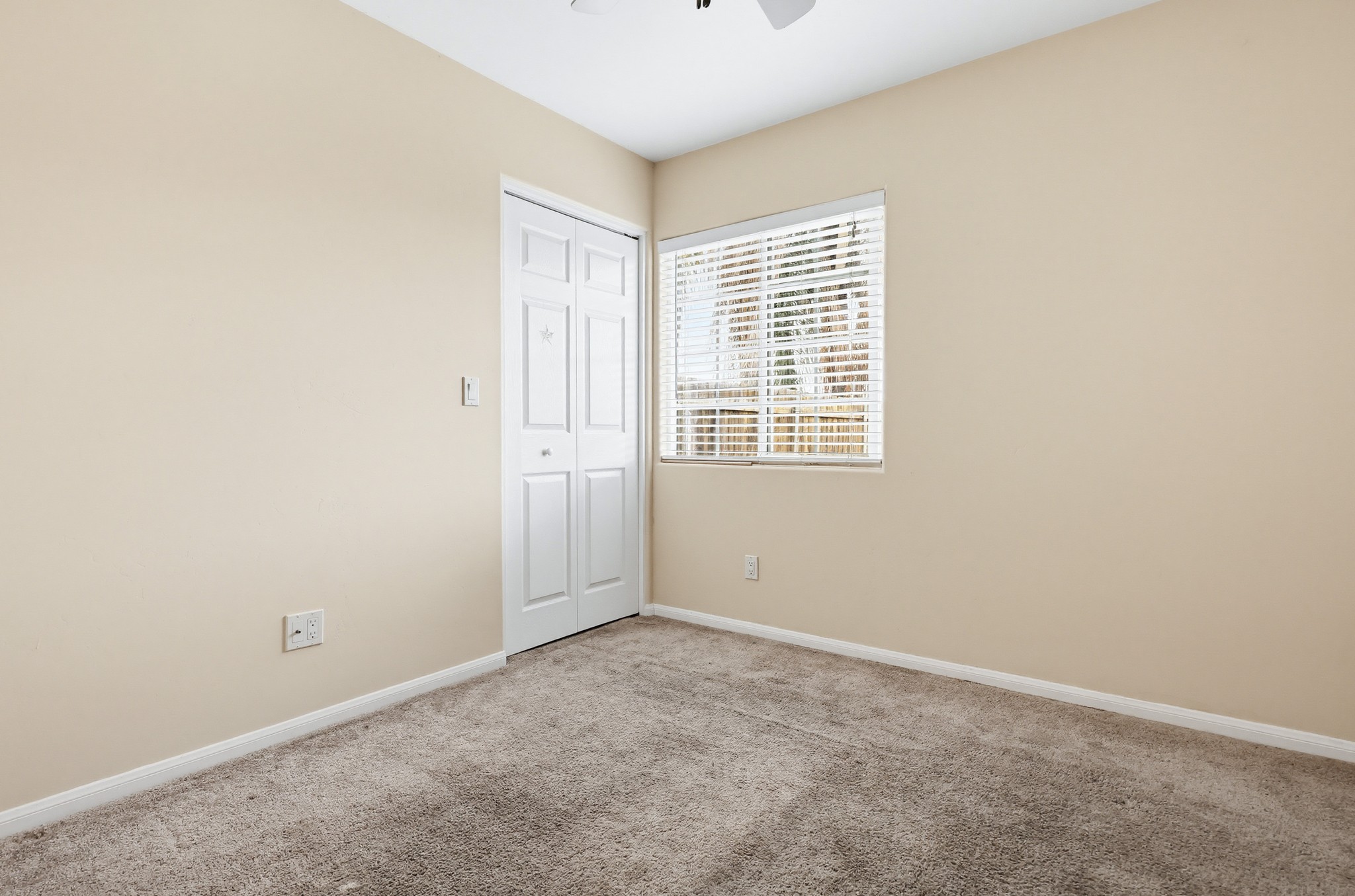 Virtual tour photo 28 of 53 for 200 Gull Pl