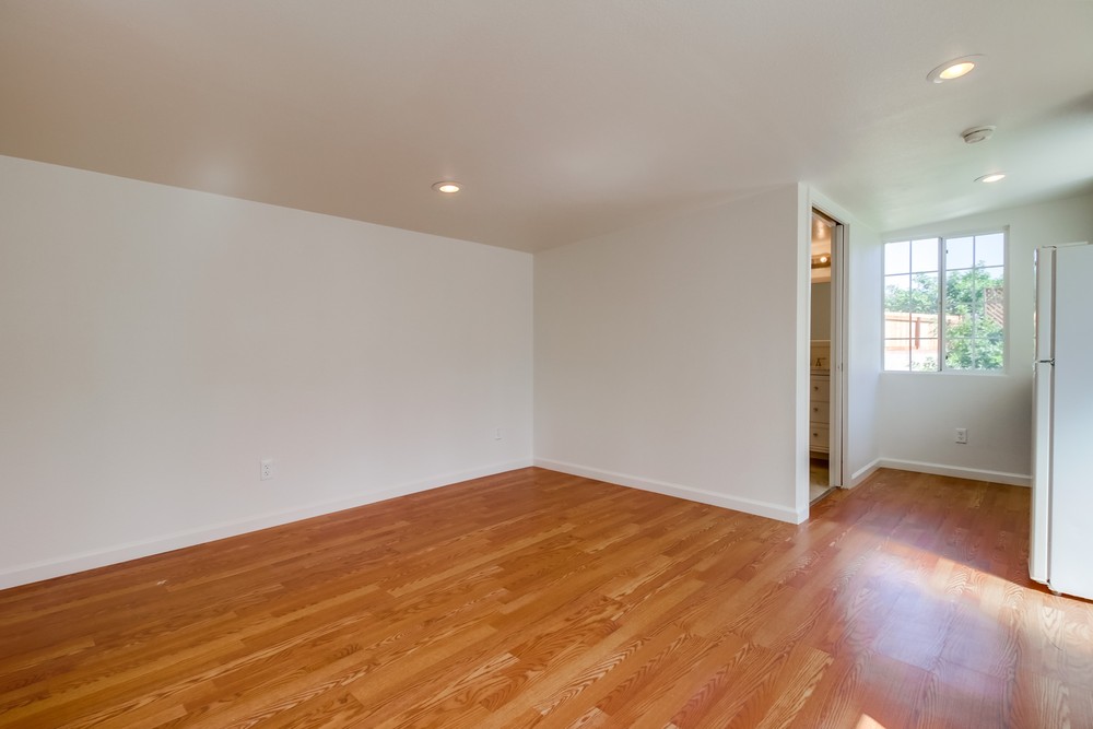 Virtual tour photo 38 of 48 for 2002 Parrot St