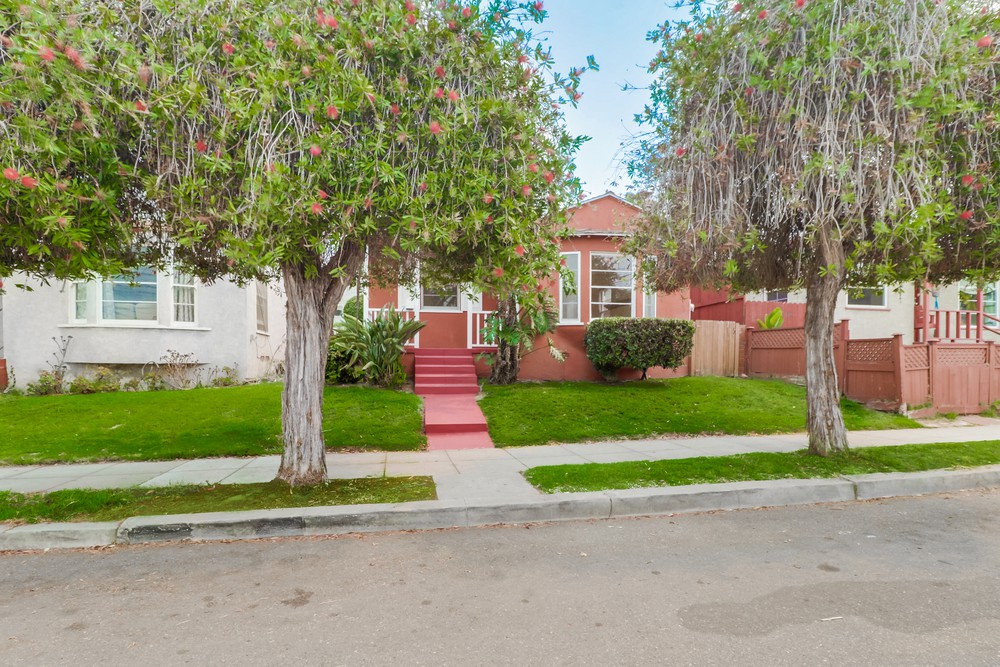 Virtual tour photo 1 of 35 for 2005 Ebers St