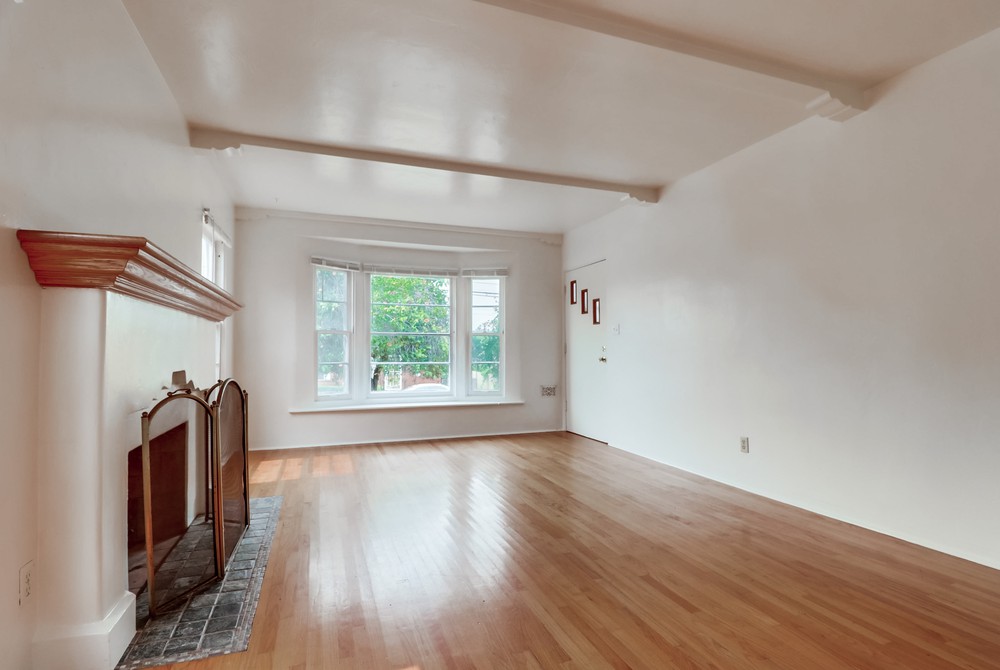 Virtual tour photo 11 of 35 for 2005 Ebers St