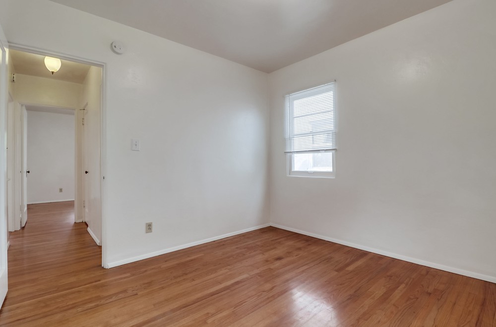 Virtual tour photo 26 of 35 for 2005 Ebers St
