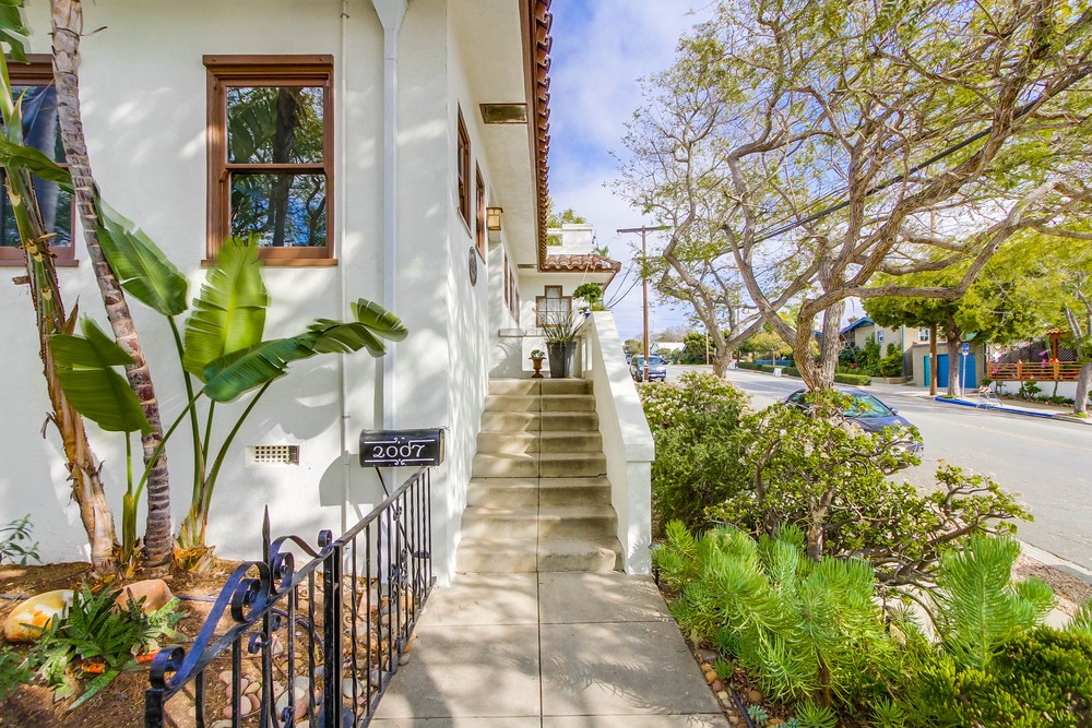 Virtual tour photo 10 of 93 for 2007 29th St