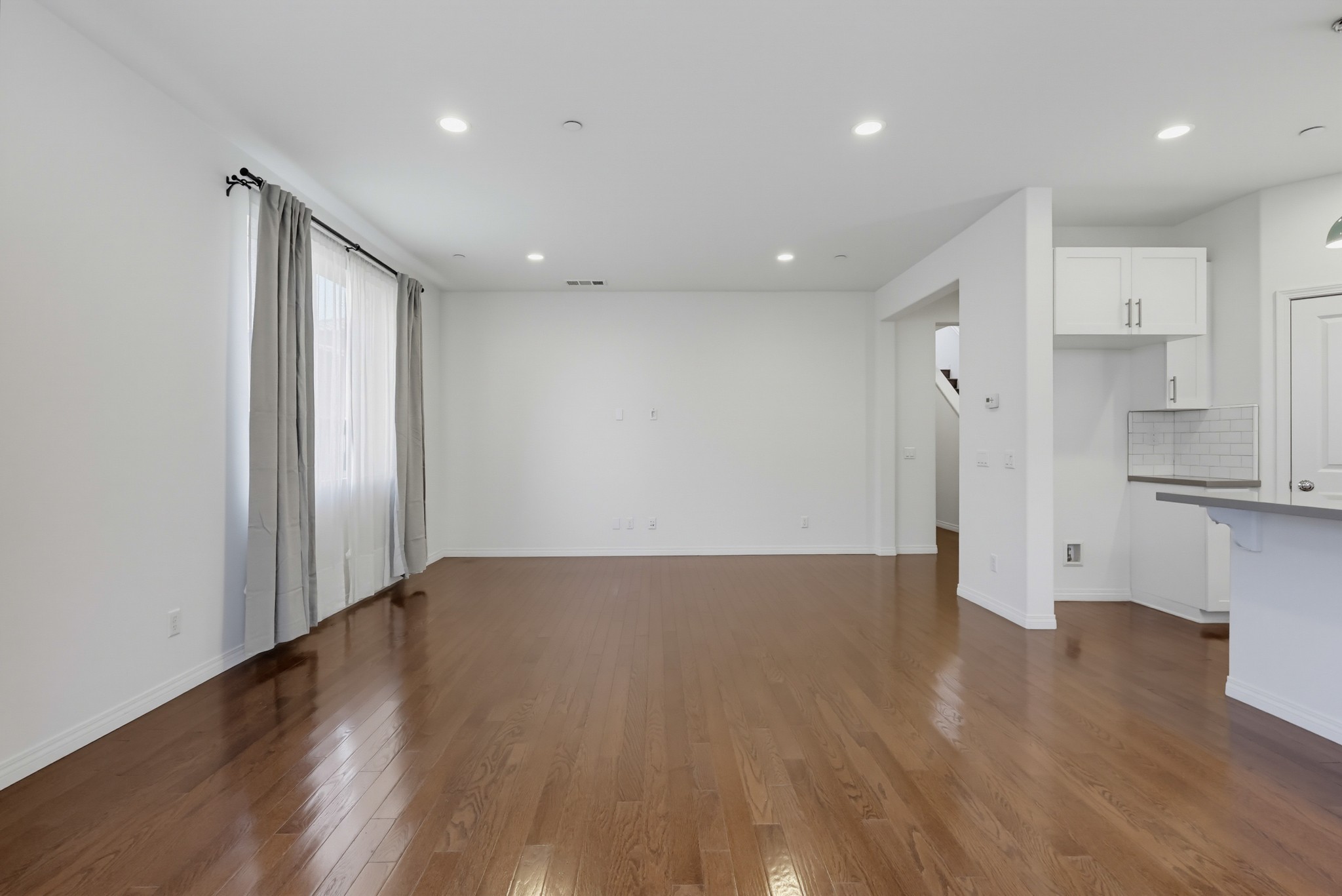 Virtual tour photo 14 of 84 for 201 Encanto Ln