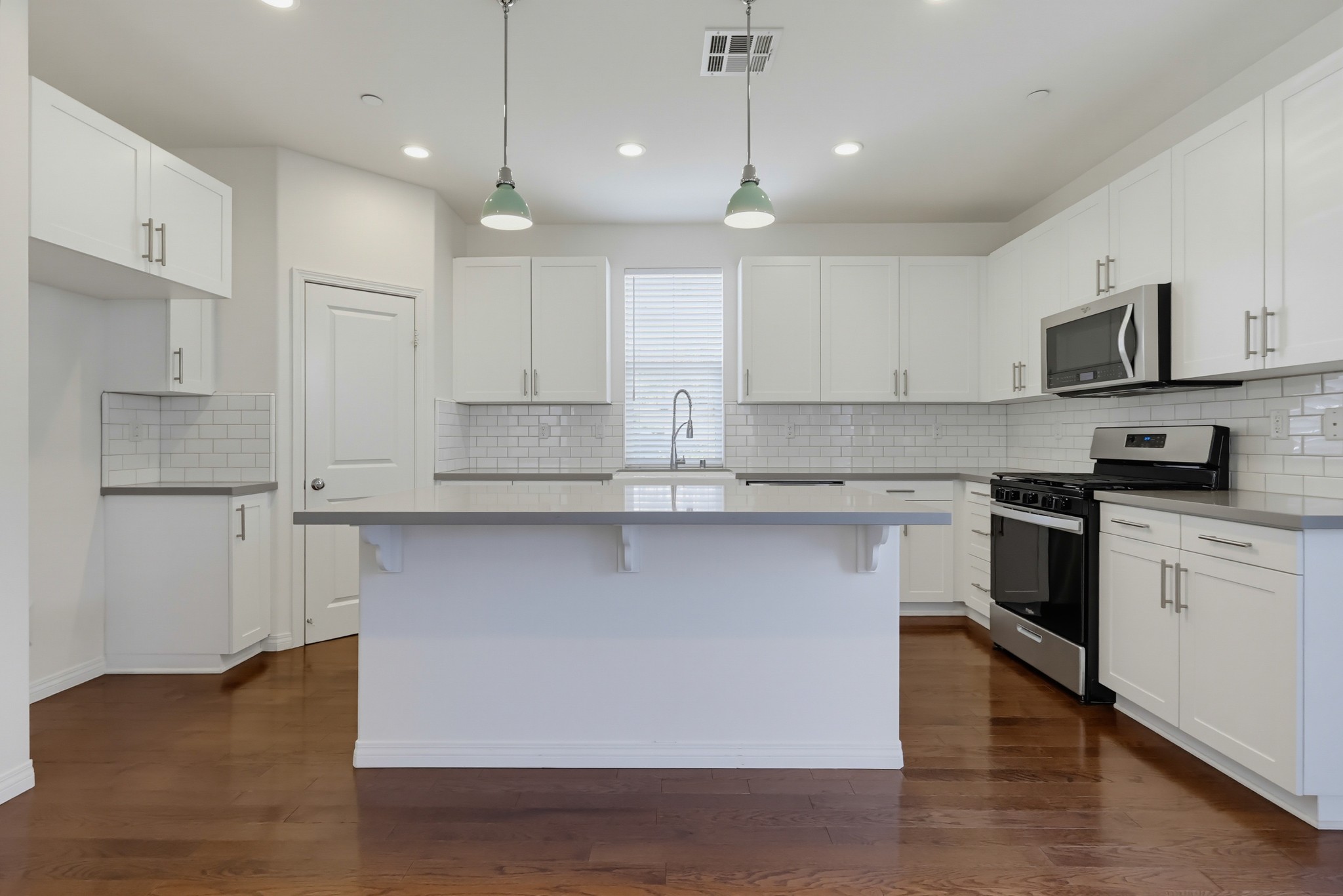 Virtual tour photo 15 of 84 for 201 Encanto Ln