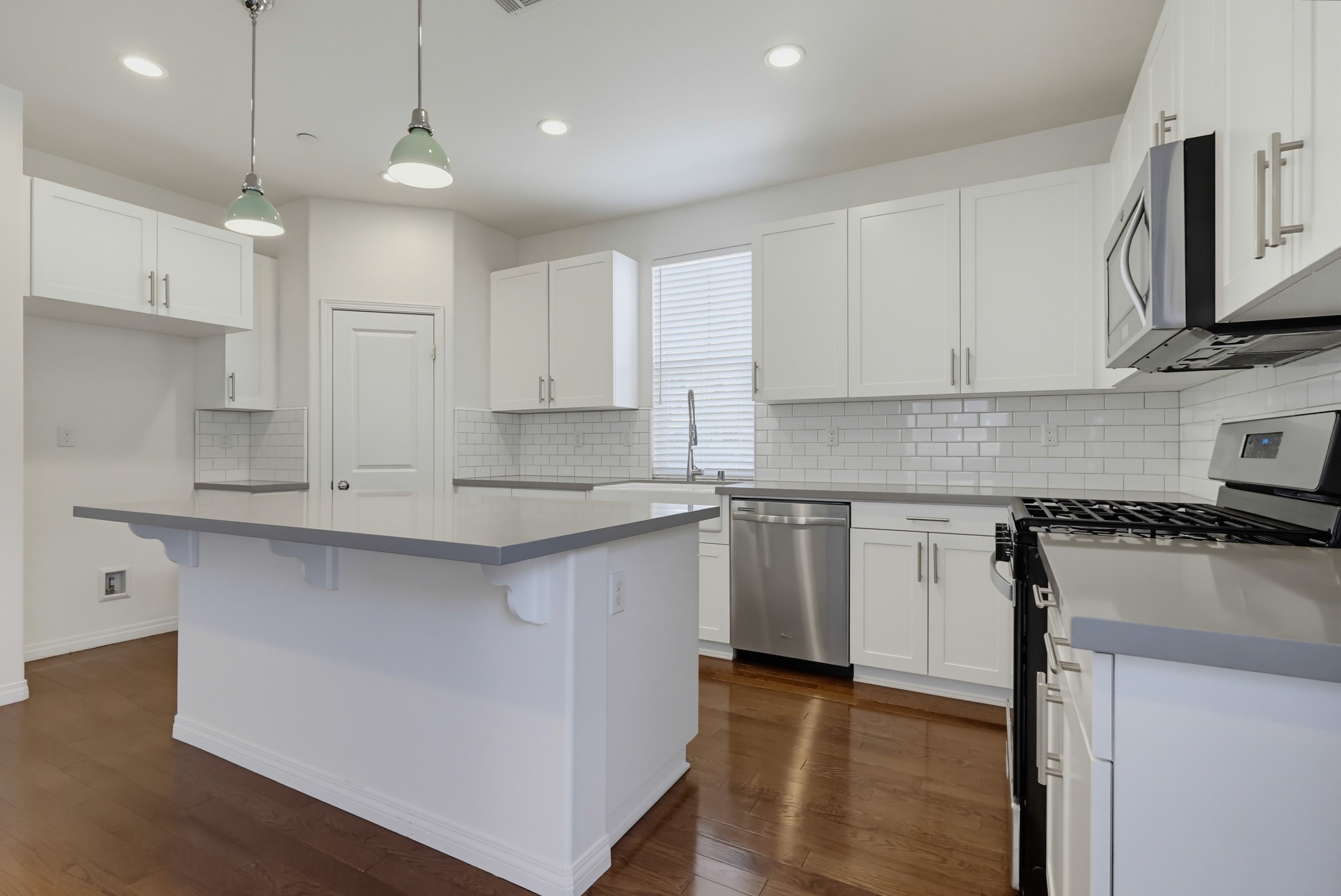 Virtual tour photo 16 of 84 for 201 Encanto Ln