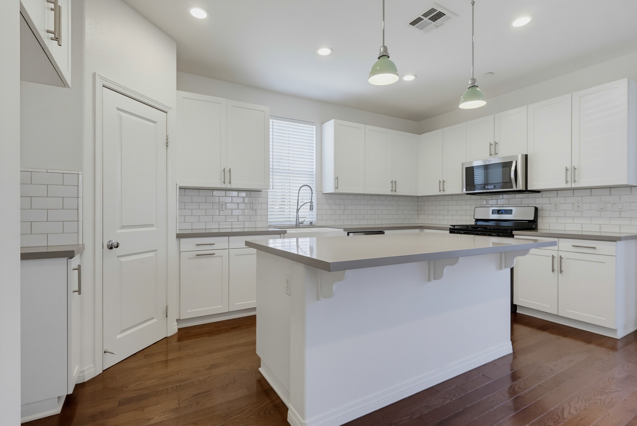 Virtual tour photo 17 of 84 for 201 Encanto Ln