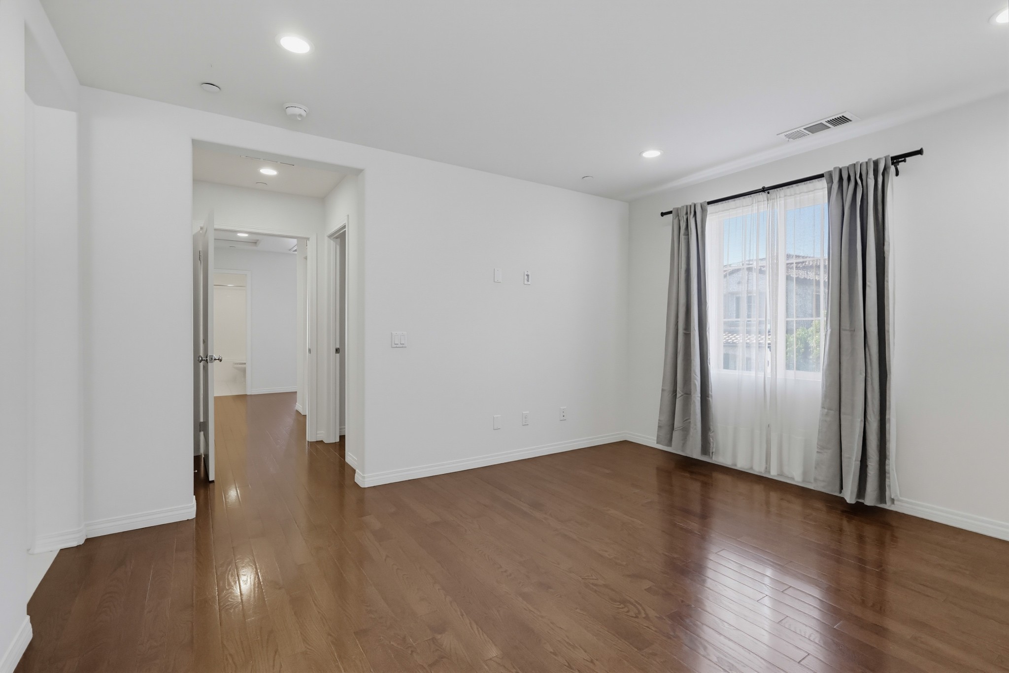 Virtual tour photo 58 of 84 for 201 Encanto Ln